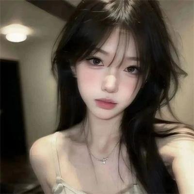 蓝色嘴巴的脸